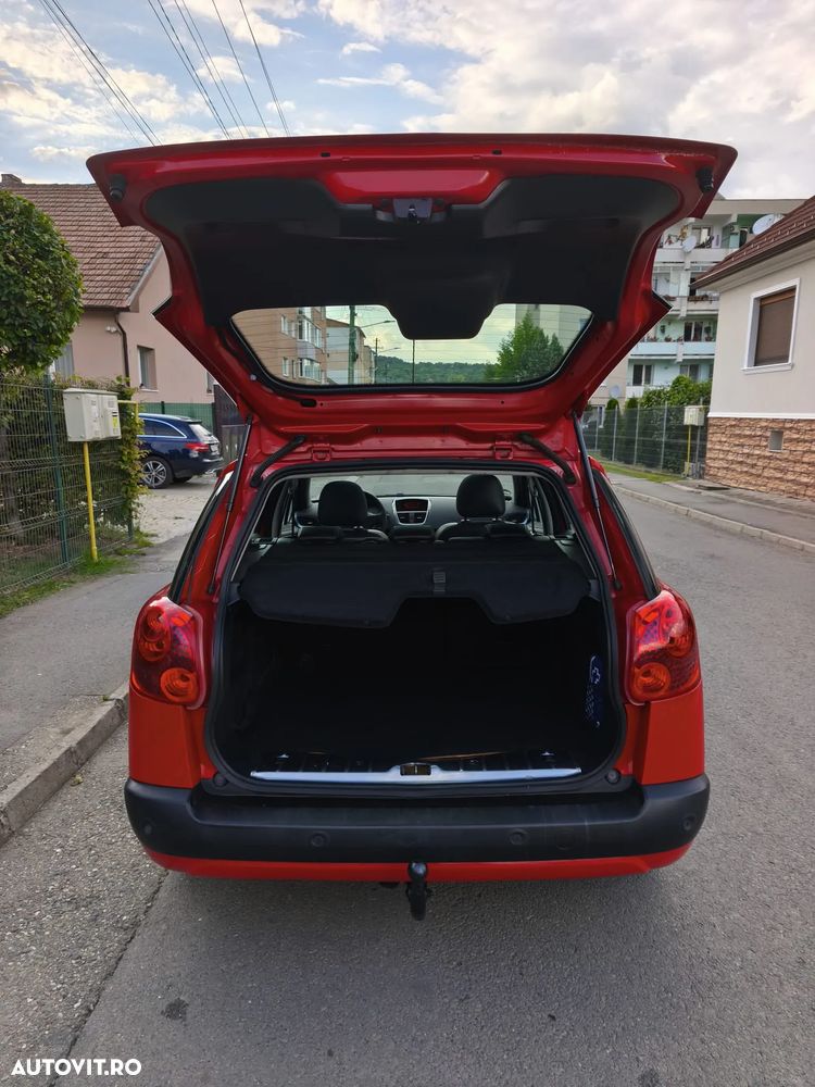 Peugeot 207 - 8