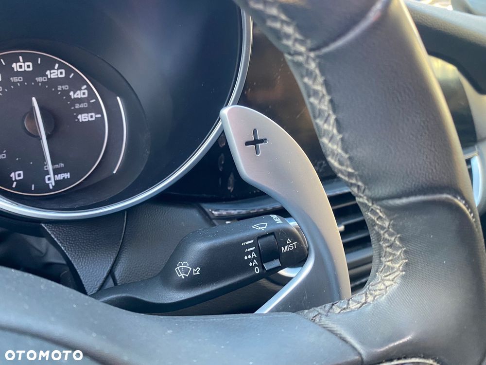 Alfa Romeo Giulia - 25