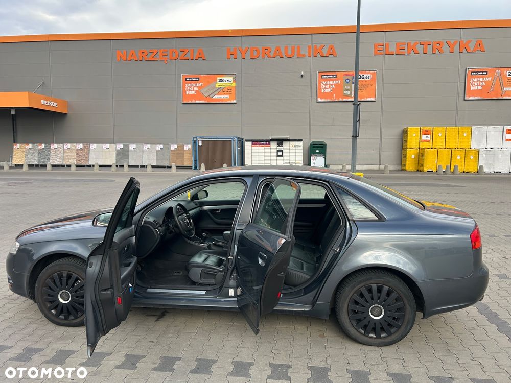 Audi A4 Limousine - 11