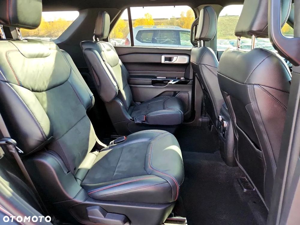 Ford Explorer - 12