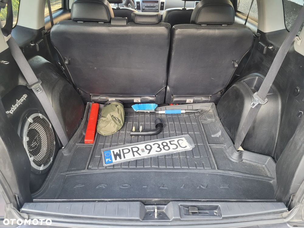 Mitsubishi Outlander - 22