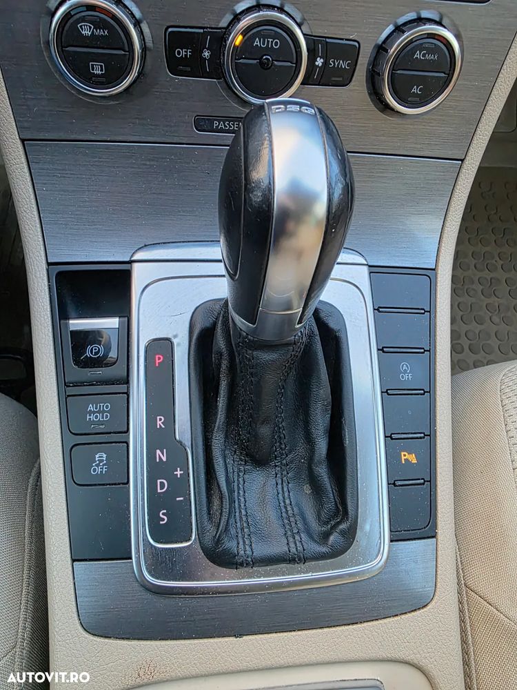 Volkswagen Passat Variant 2.0 TDI BlueMotion Technology DSG Comfortline - 12