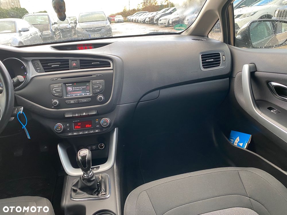 Kia Ceed 1.4 CVVT Attract Plus - 29