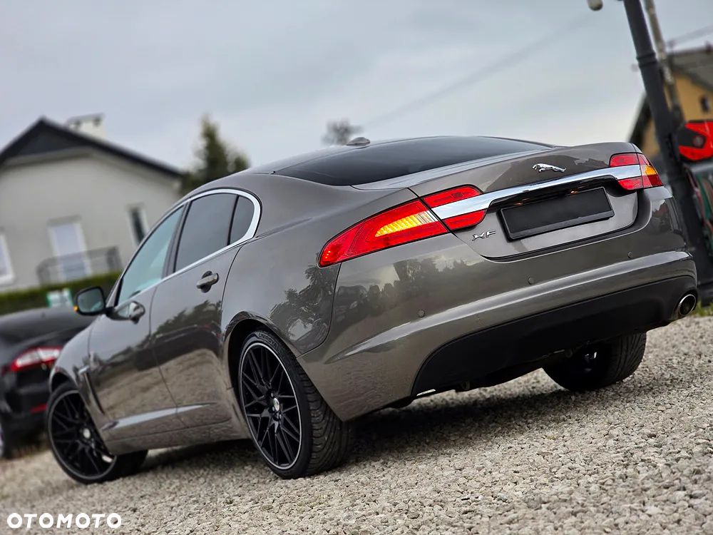 Jaguar XF 2.2 D Premium Luxury - 2