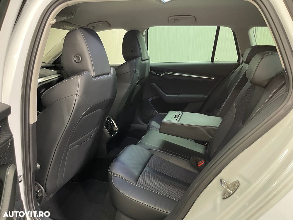 Skoda Octavia Combi 2.0 TDI DSG Style - 11