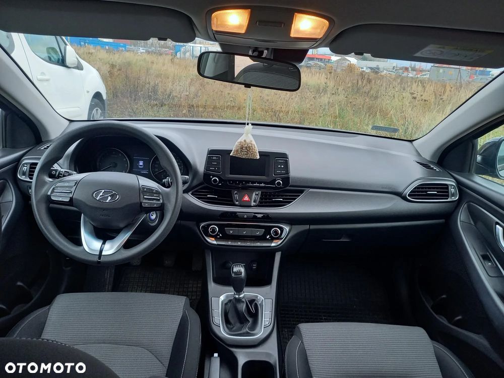 Hyundai i30 1.4 Classic + - 11