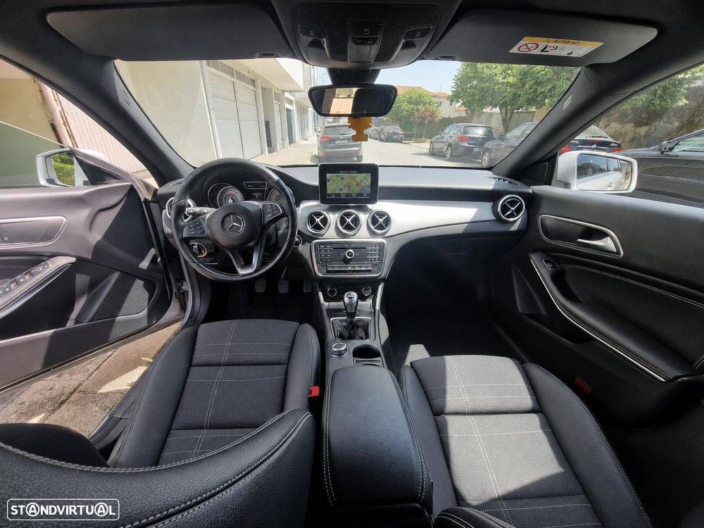 Mercedes-Benz CLA 180 d Shooting Brake - 12