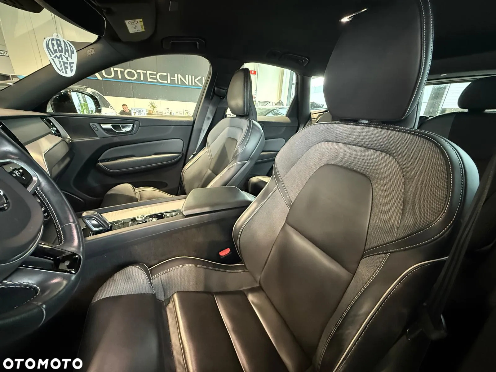 Volvo XC 60 B5 B AWD Momentum Pro - 7