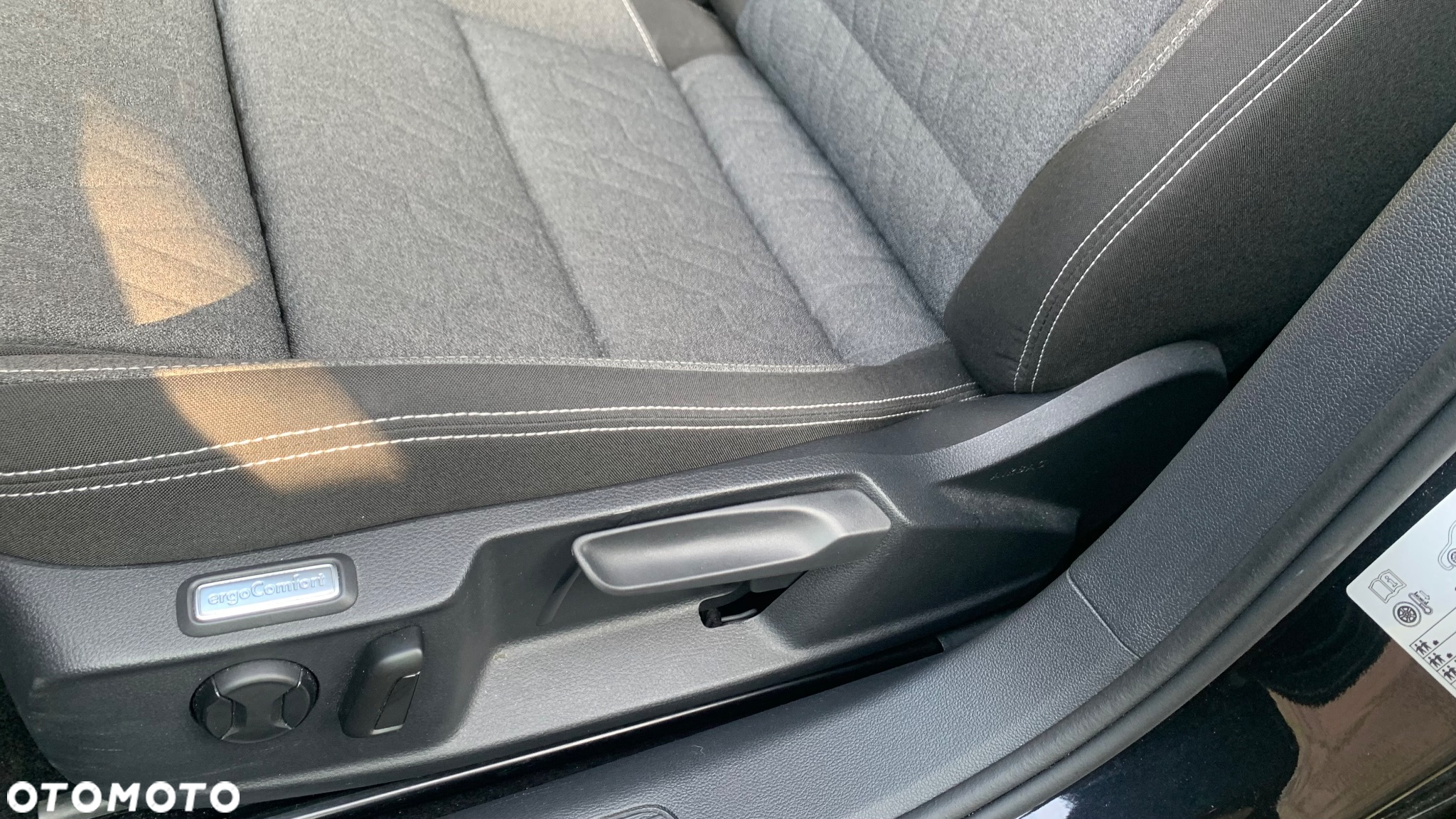 Volkswagen Passat 1.5 TSI EVO Business DSG - 25