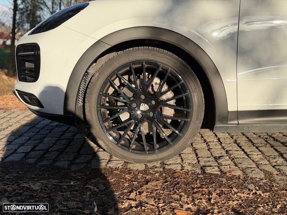 Porsche Cayenne E-Hybrid - 9