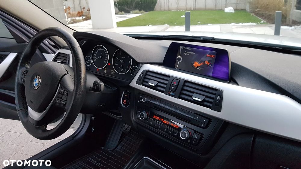 BMW Seria 3 318d Modern Line - 36