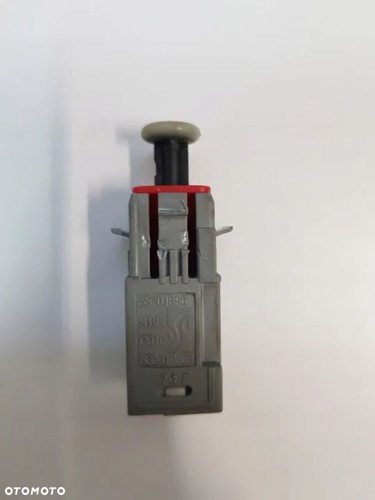 CZUJNIK PEDAŁU SPRZĘGŁA FIAT GRANDE PUNTO 55701396 - 1