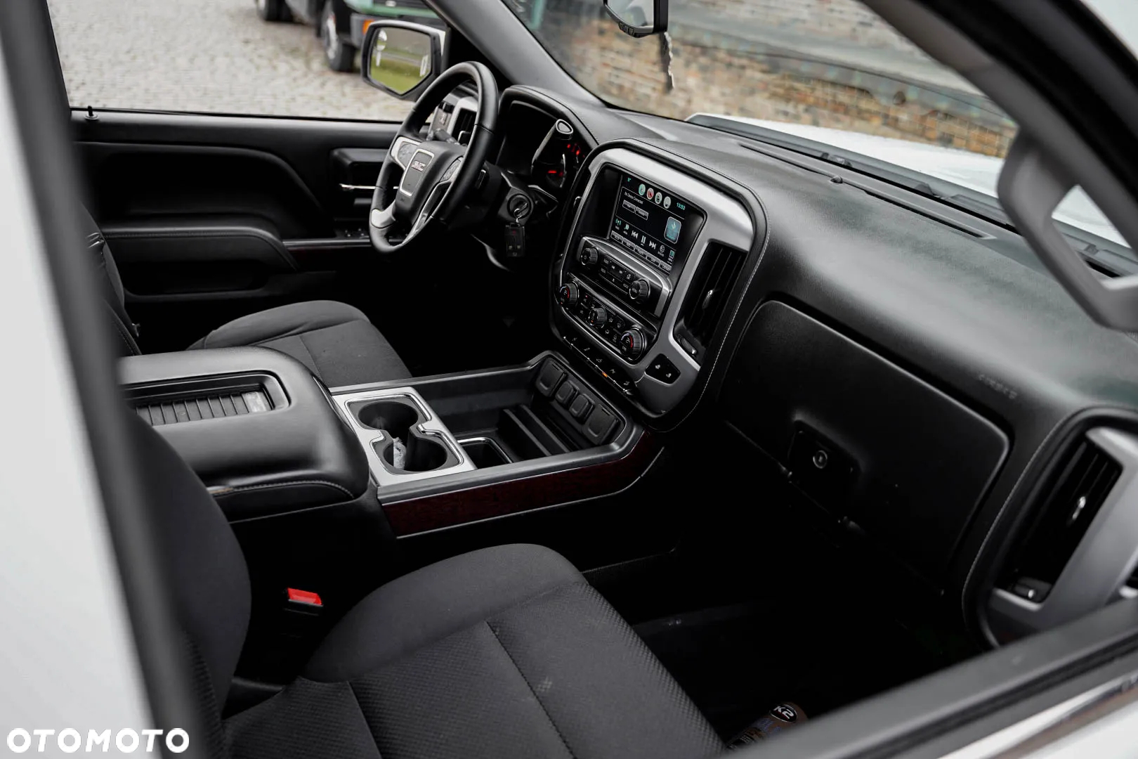 GMC Sierra - 24