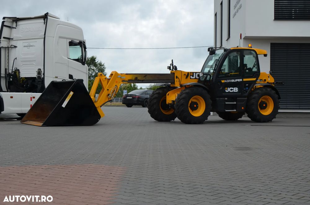 JCB - 3