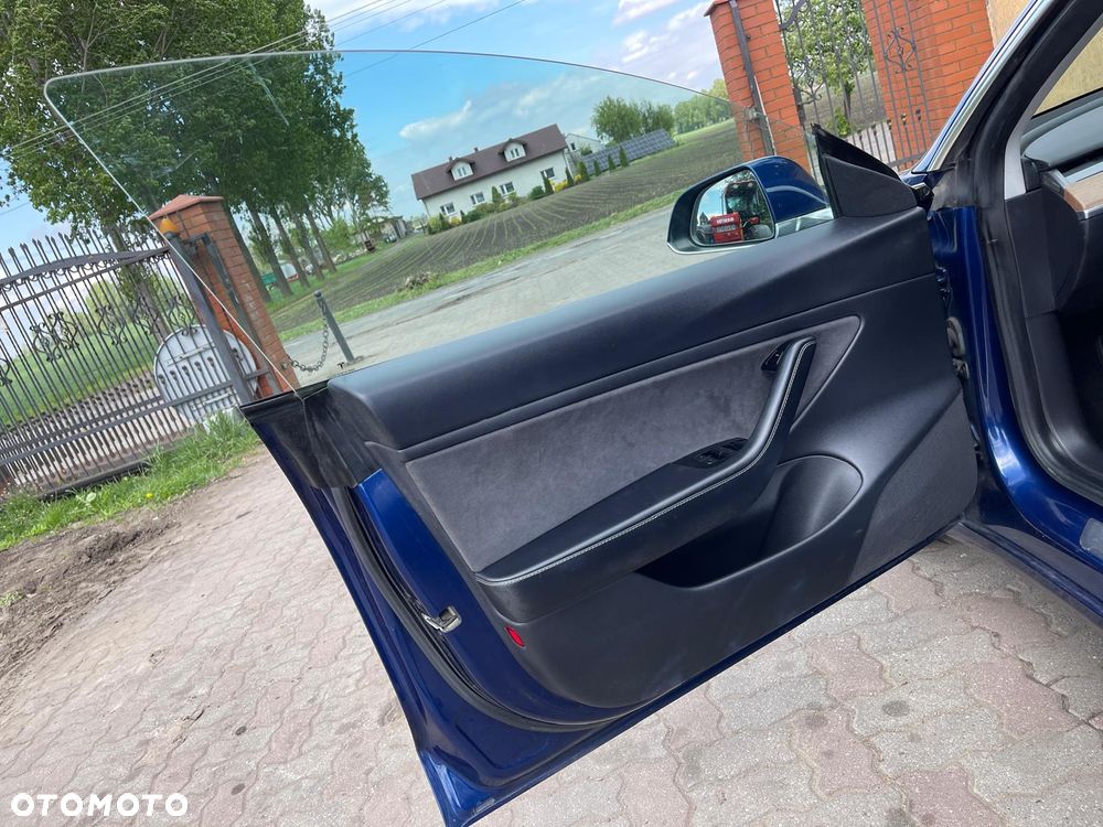 Tesla Model 3 Premium Langstreckenbatterie AWD Dual Motor - 24