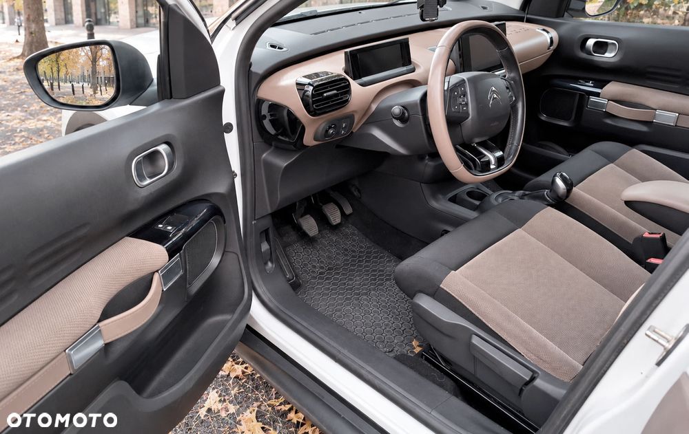 Citroën C4 Cactus 1.2 PureTech Shine S&S - 9