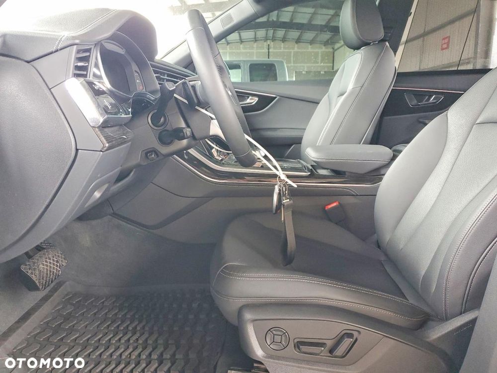 Audi Q8 55 TFSI quattro tiptronic - 8