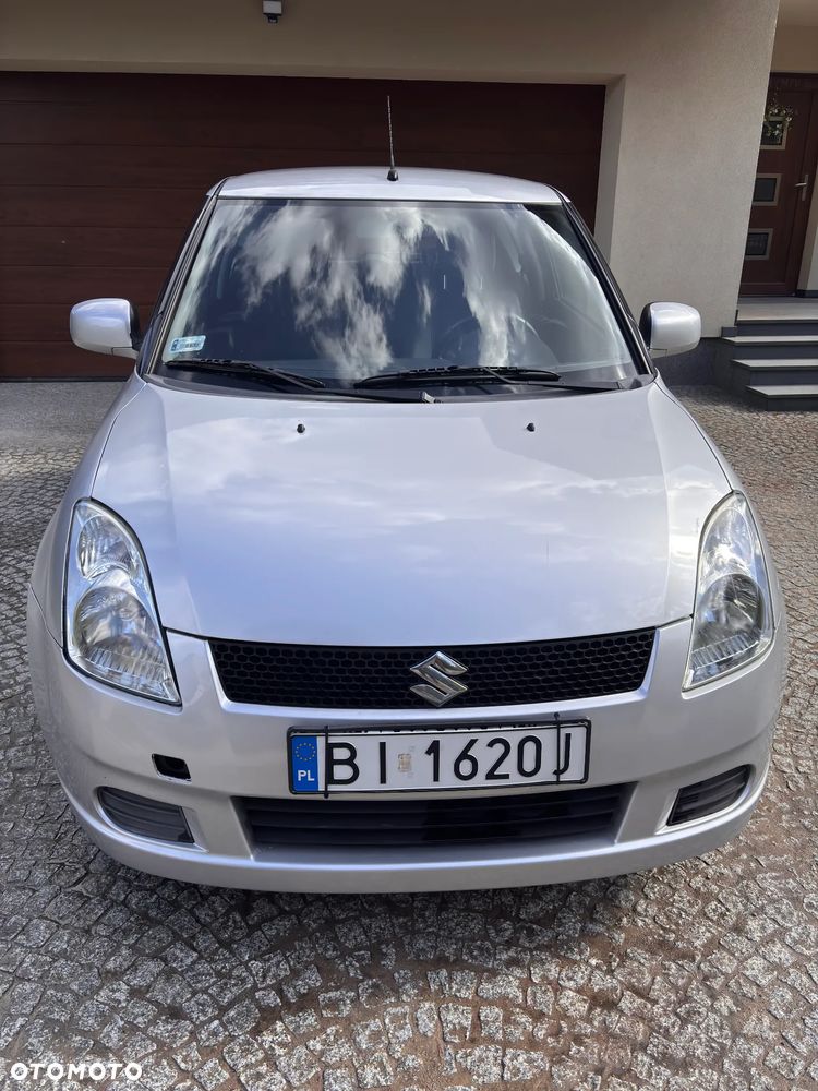 Suzuki Swift - 1