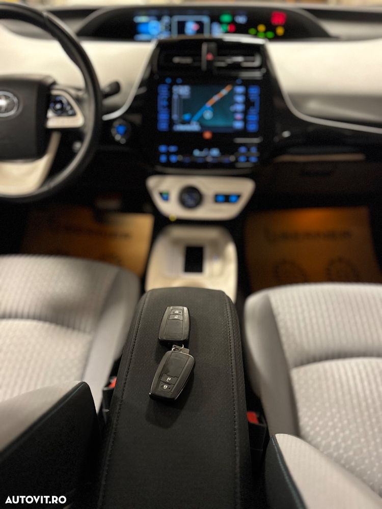 Toyota Prius HSD Sol Plus - 11