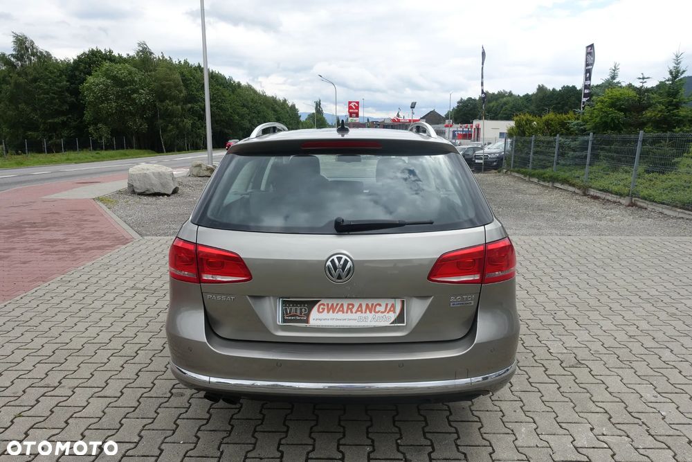 Volkswagen Passat 2.0 TDI DSG BlueMotion Technology Comfortline - 8