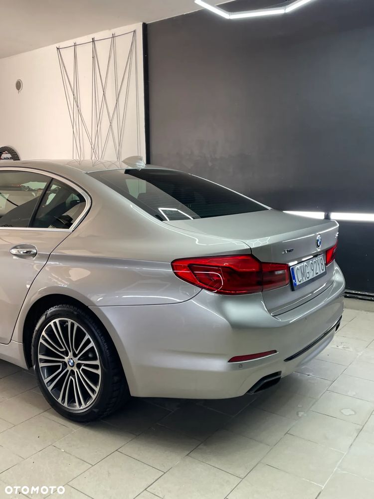 BMW Seria 5 540i xDrive Sport Line - 19