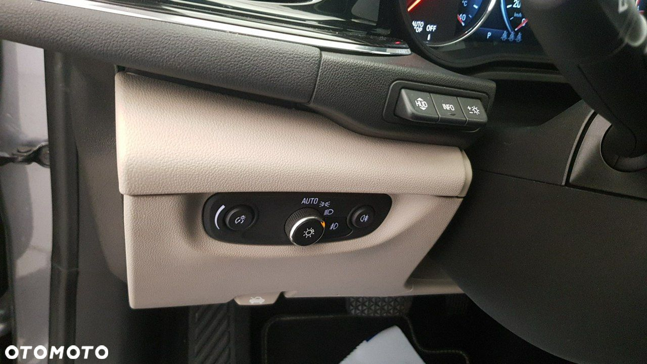 Opel Insignia - 26