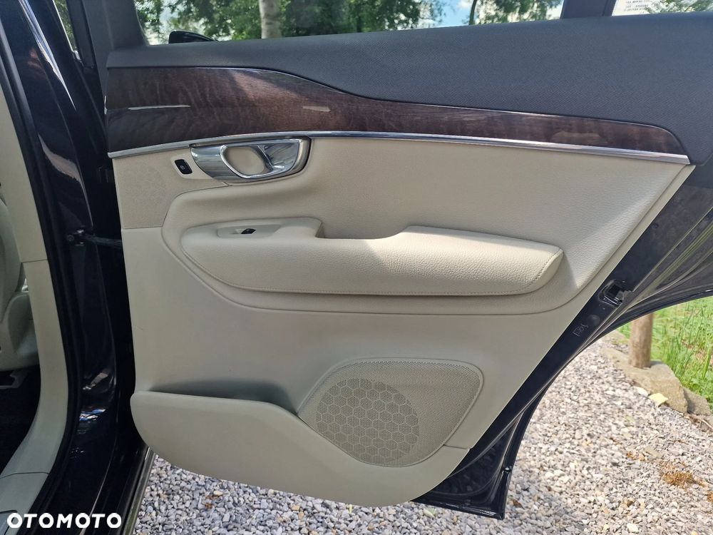 Volvo XC 90 - 15