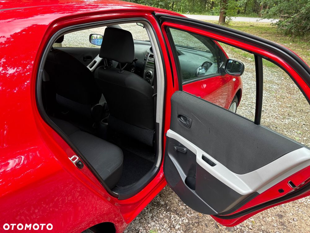 Toyota Yaris 1.0 VVT-i - 32