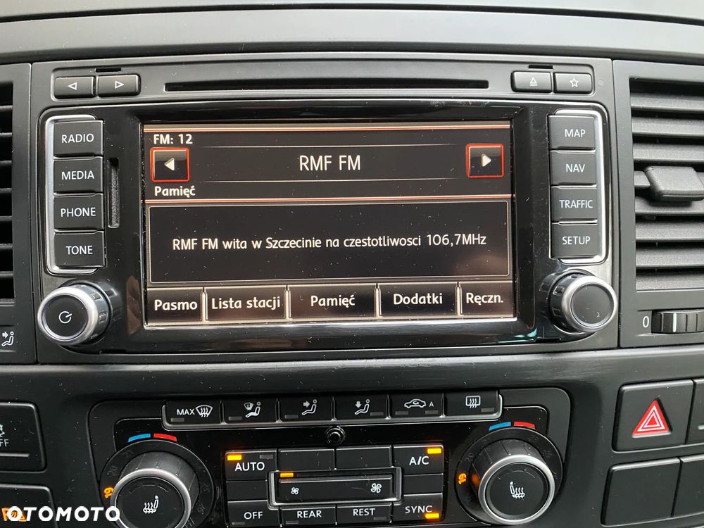 Volkswagen Multivan - 24