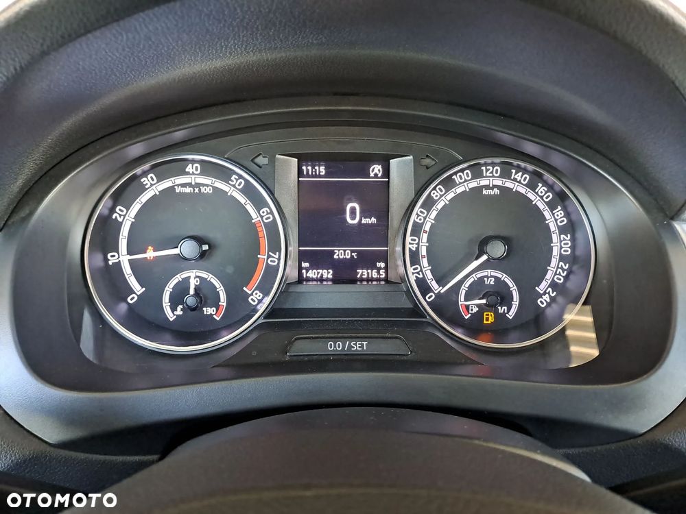 Skoda RAPID 1.0 TSI Ambition - 17