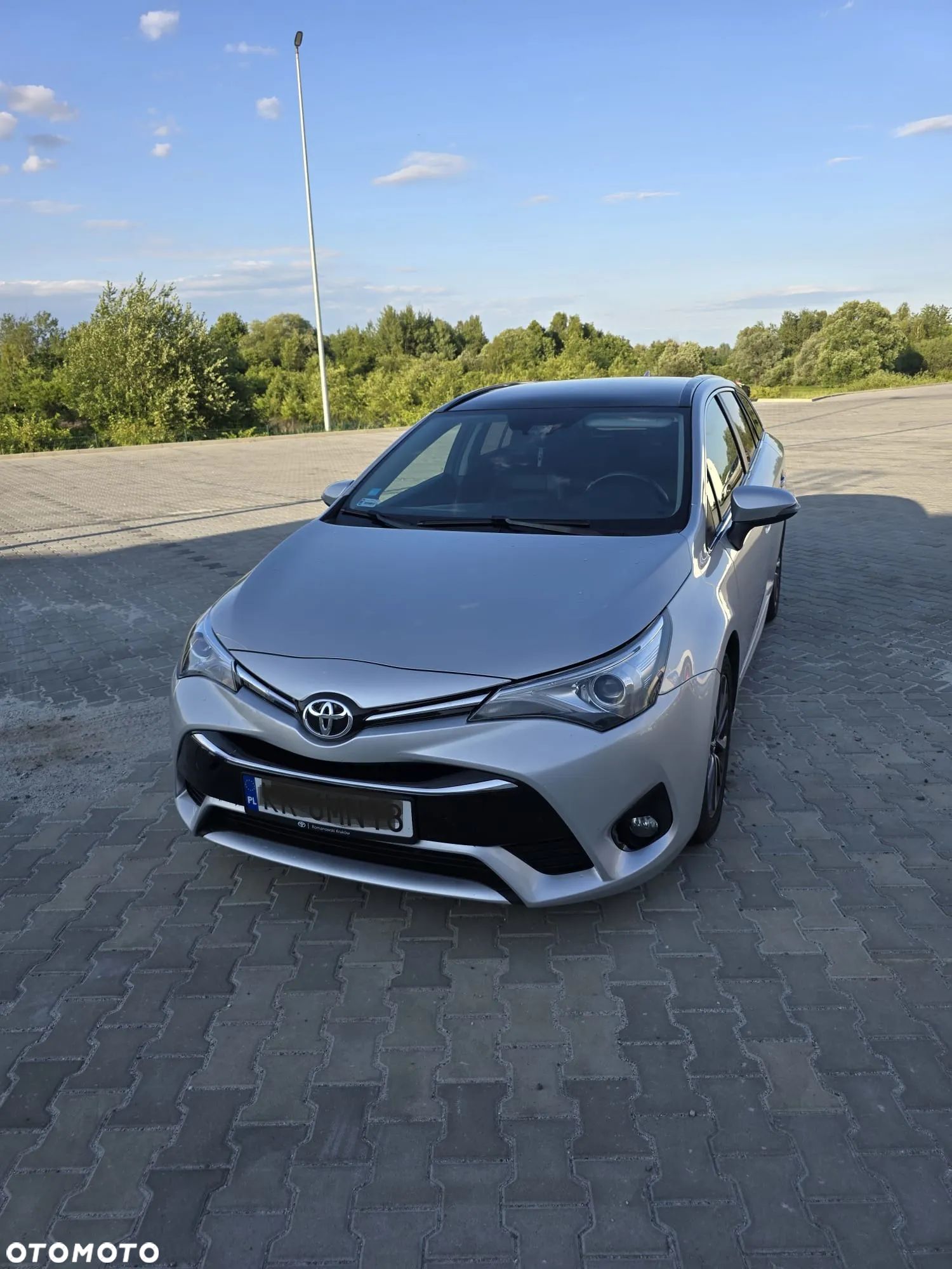 Toyota Avensis 2.0 D-4D Prestige - 1