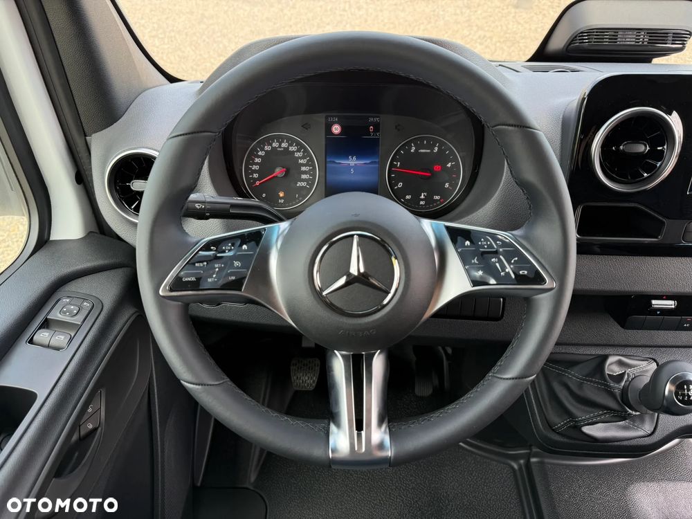 Mercedes-Benz Sprinter - 27
