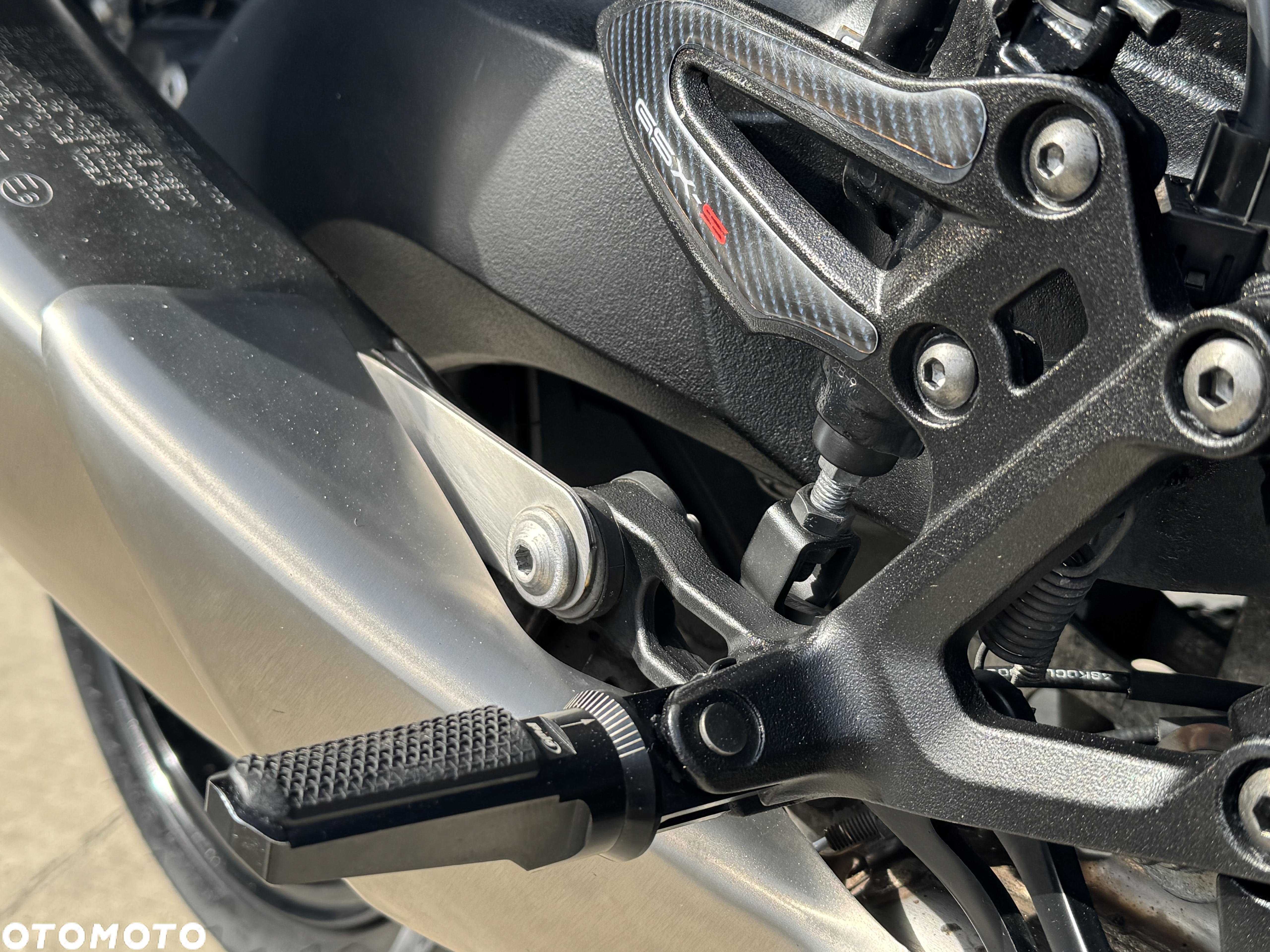 Suzuki GSX - 10