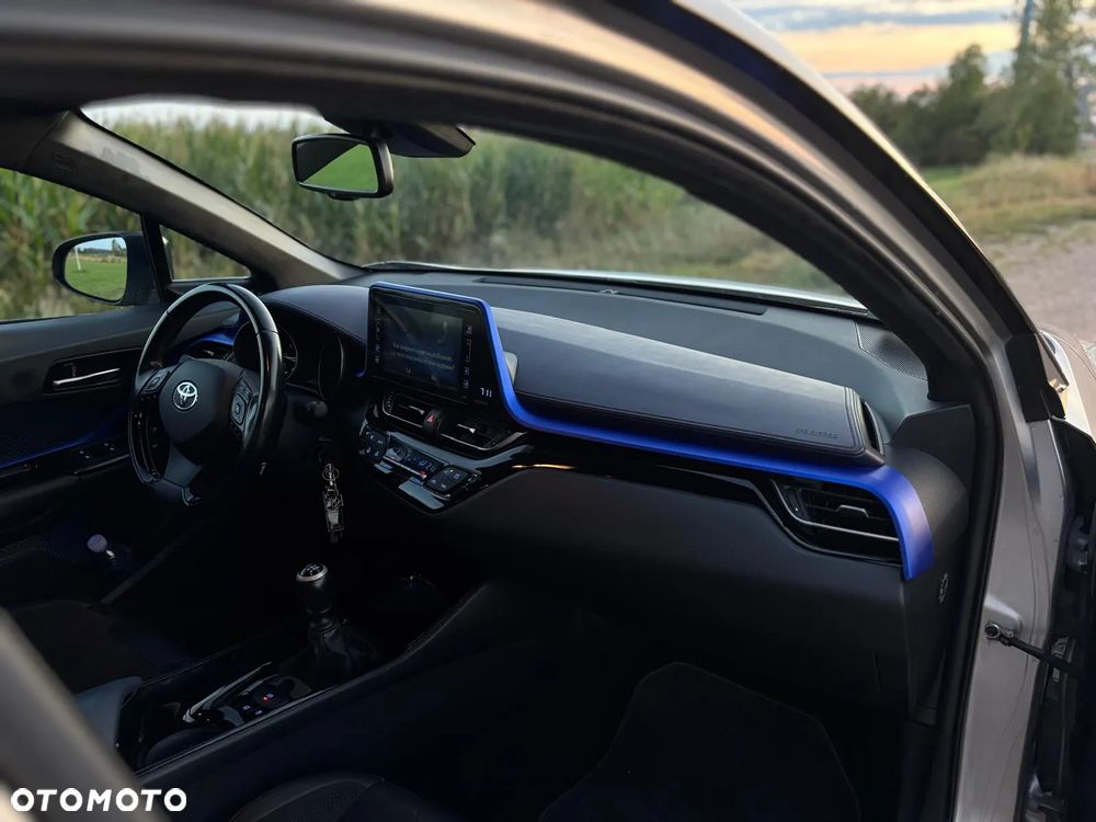 Toyota C-HR 1.2 T Dynamic - 10