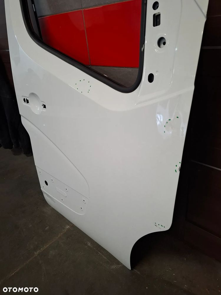 Drzwi prawy przód Renault Master IV 2021 rok uszkodzone - 2