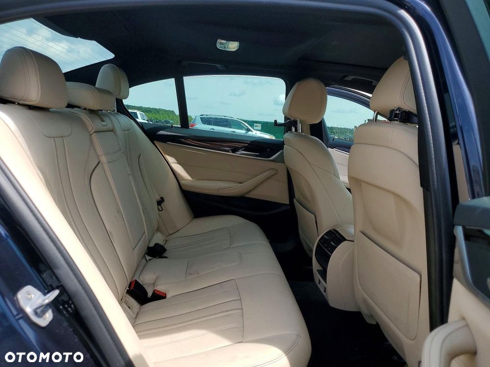 BMW Seria 5 530i Luxury Line - 11