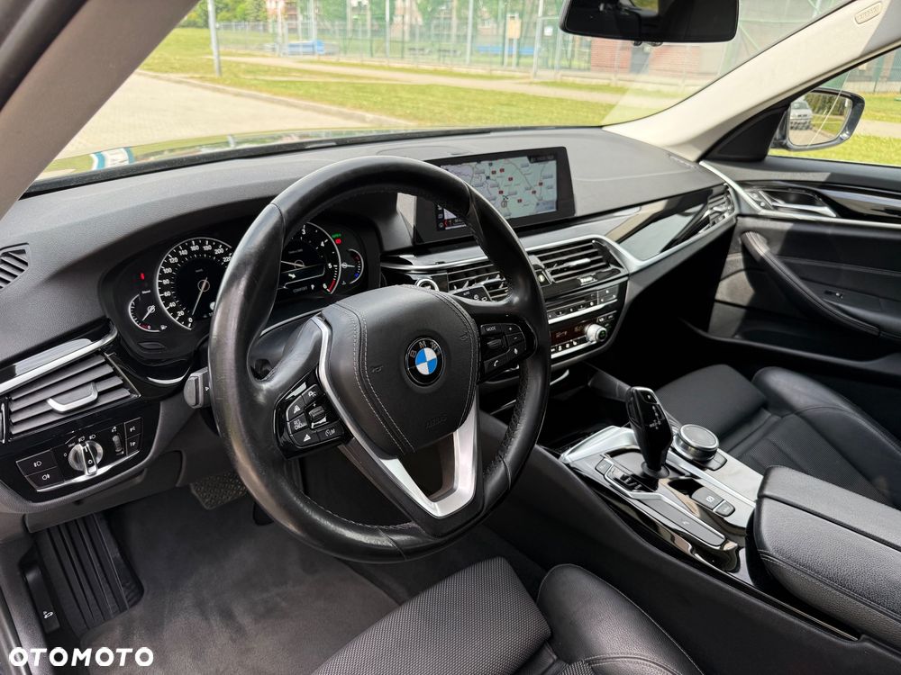 BMW Seria 5 520d Sport Line sport - 37
