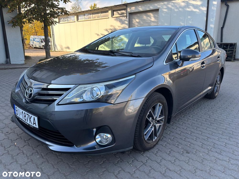 Toyota Avensis 2.0 D-4D Luna - 2