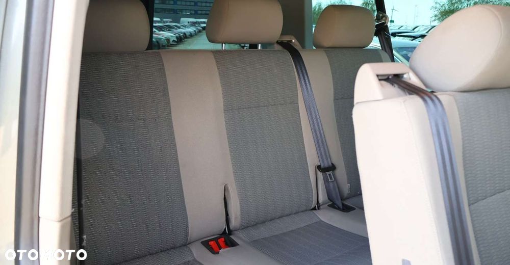 Volkswagen Caravelle - 20