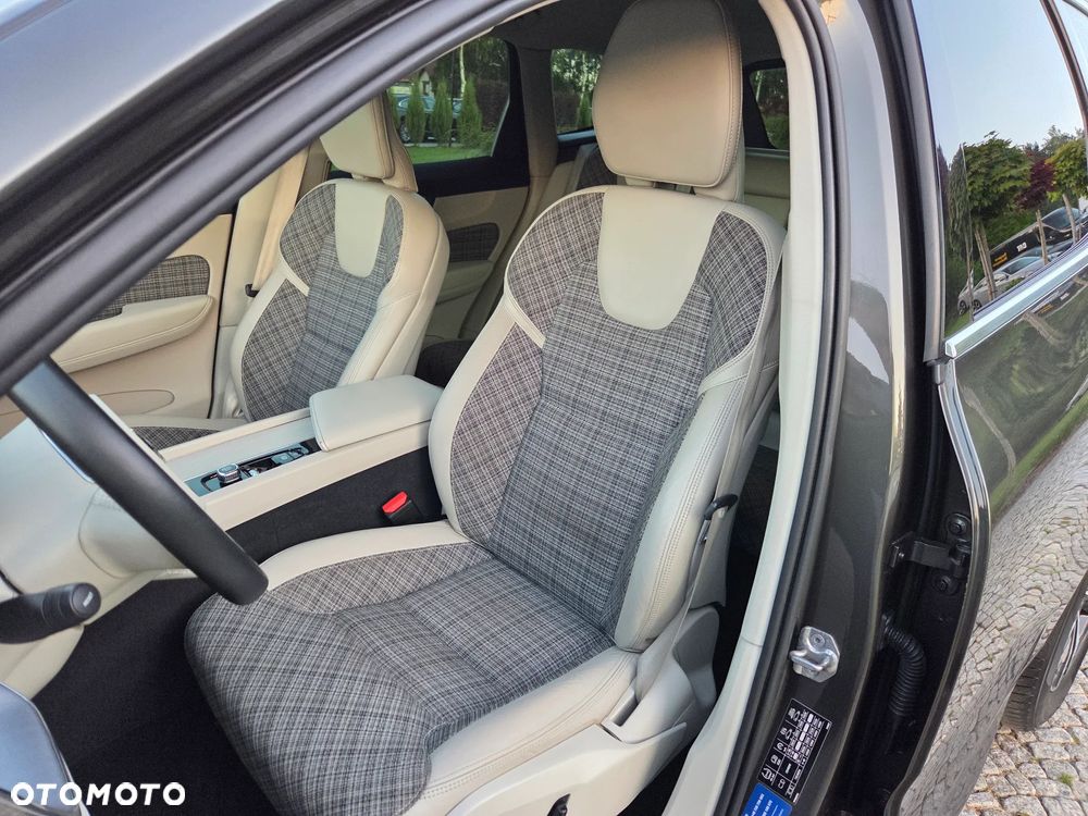 Volvo XC 60 B4 D AWD Momentum Pro - 12
