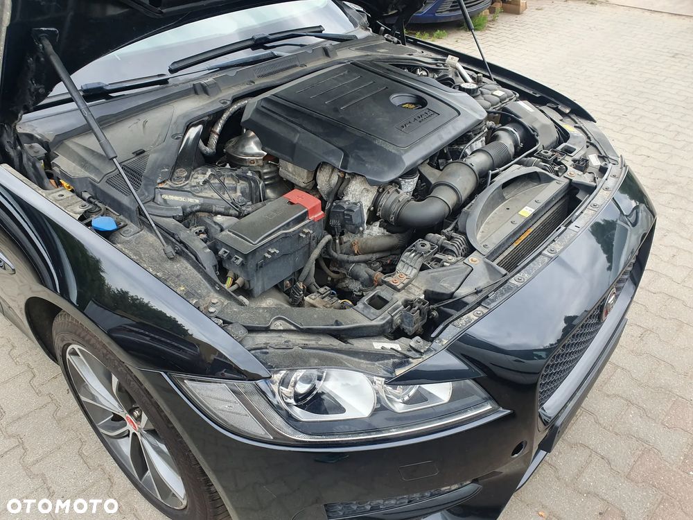 Jaguar XF 20d R-Sport - 14