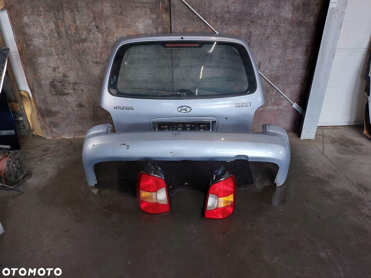 KOMPLETNY TYŁ KLAPA ZDERZAK LAMPA TYŁ HYUNDAI TRAJET I FL SI - 1