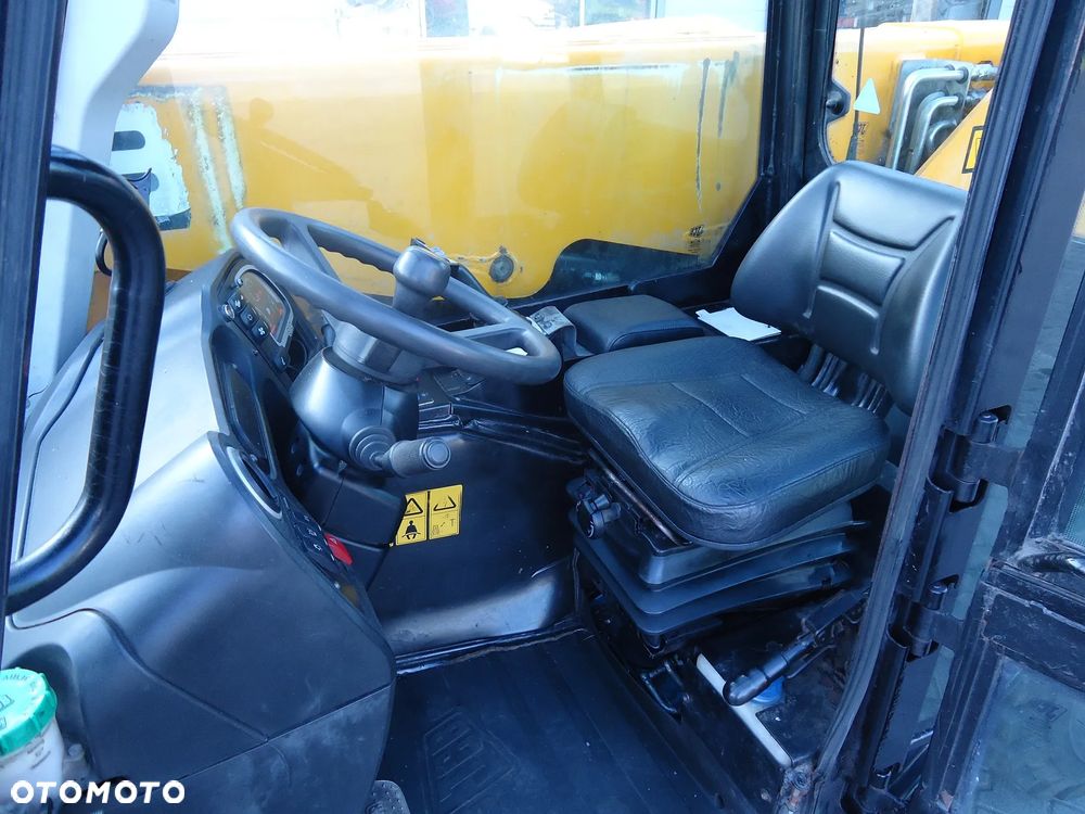 JCB 527-58 AGRI - 10