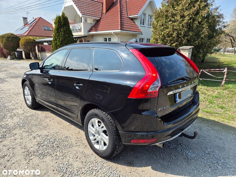 Volvo XC 60 D3 Momentum - 4