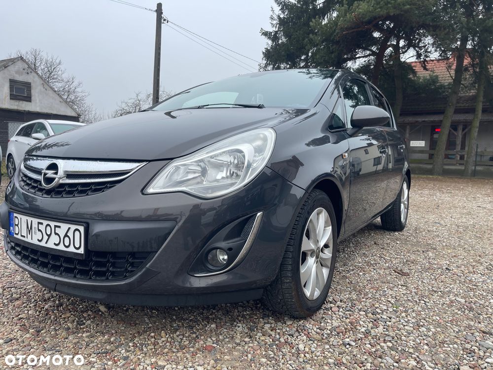 Opel Corsa 1.2 16V Cosmo - 11