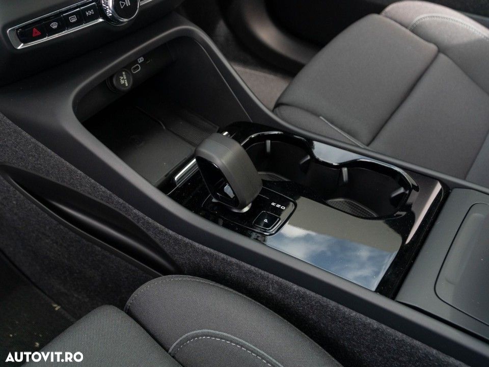 Volvo XC 40 Recharge Single Motor Extended Range RWD Plus - 14