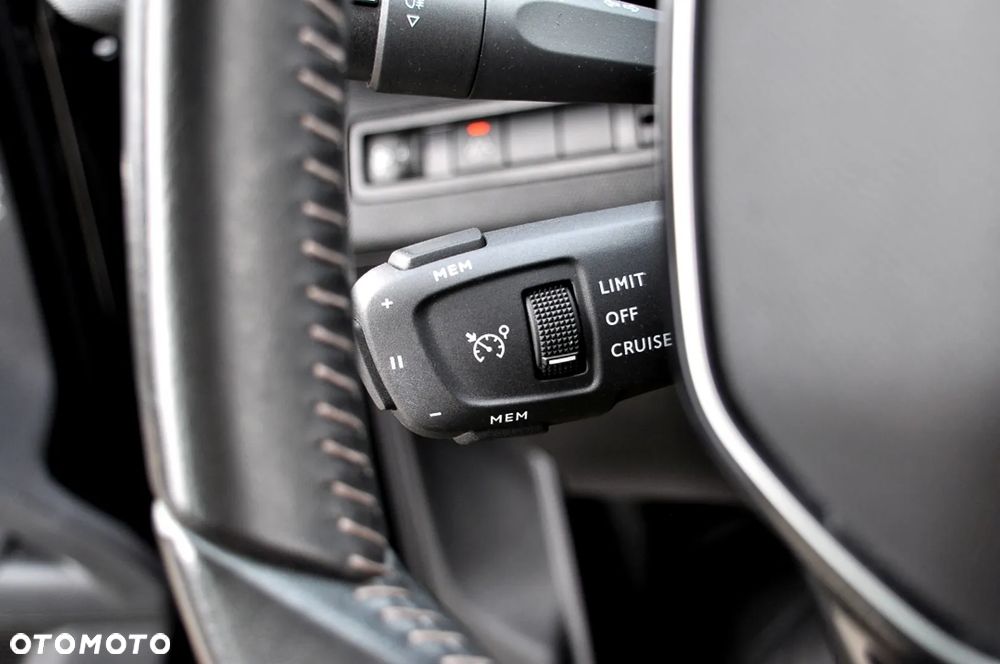 Peugeot 3008 1.2 PureTech Allure S&S - 37