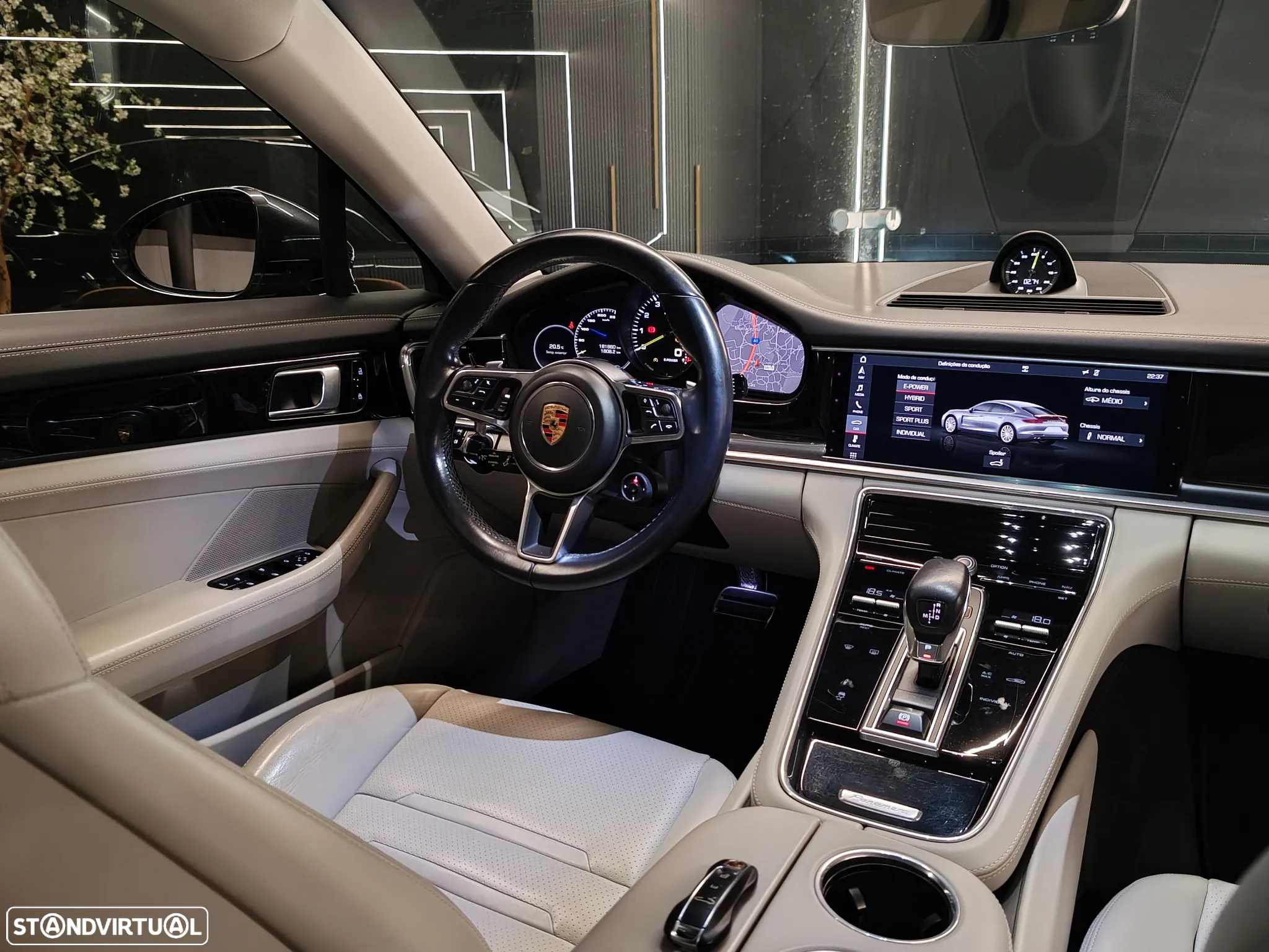 Porsche Panamera 4 E-Hybrid - 17