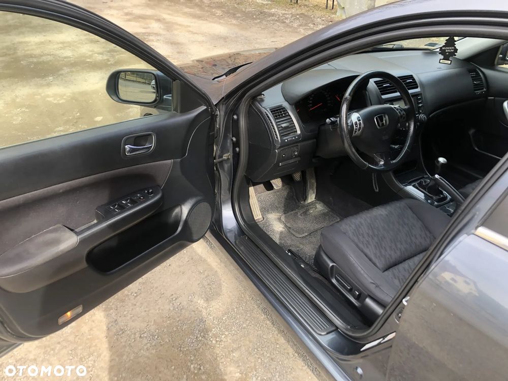 Honda Accord 2.0 Executive - 12