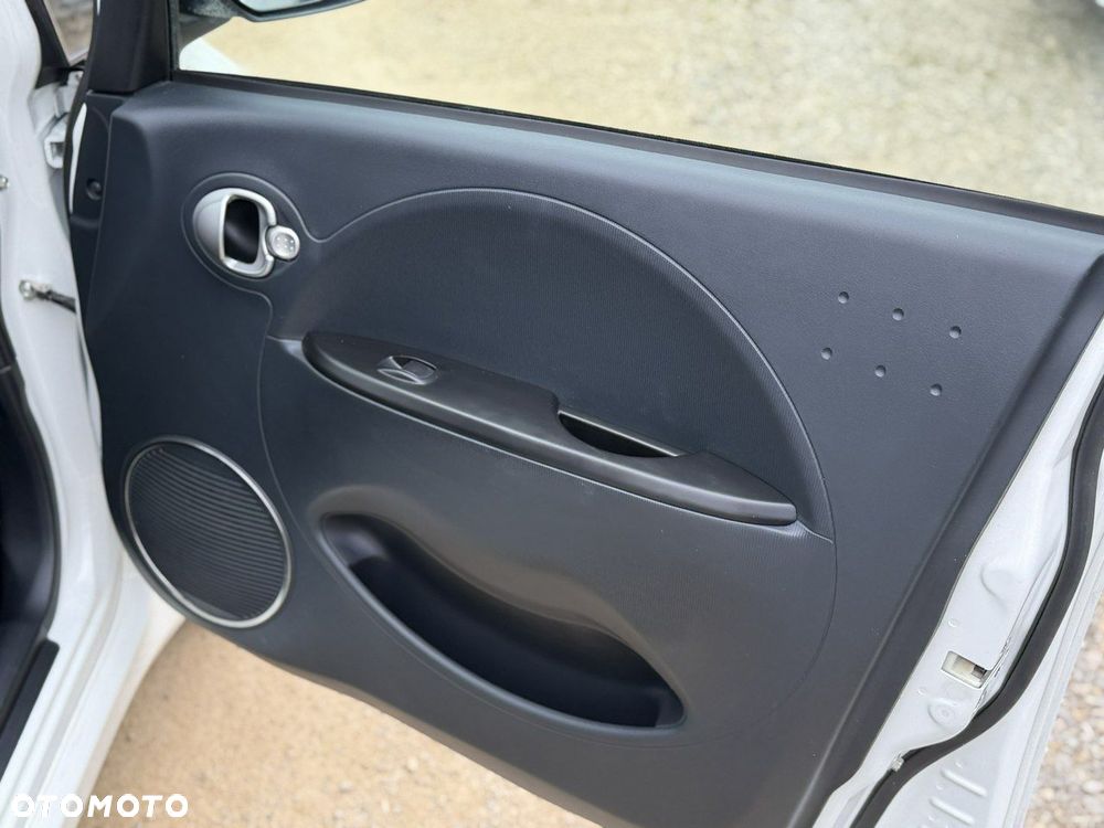 Peugeot iOn High Line - 19